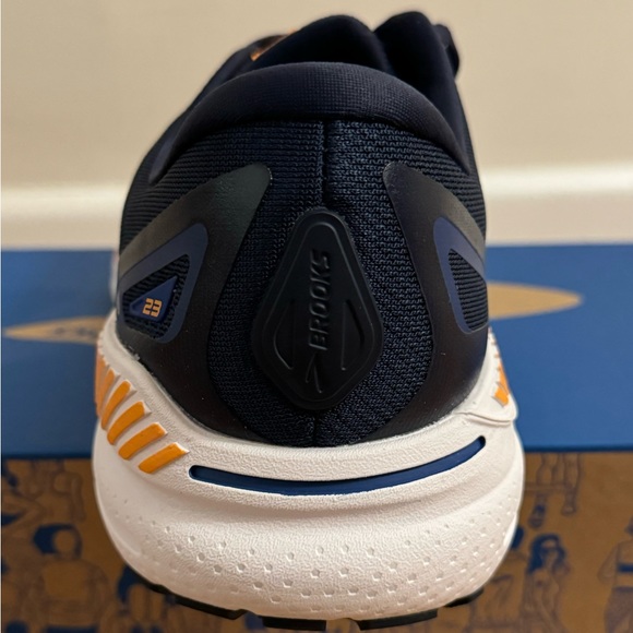 Brand New Brooks Adrenaline GTS 23 - Rare color: Peacoat/Ultramarina/Orange main image 6